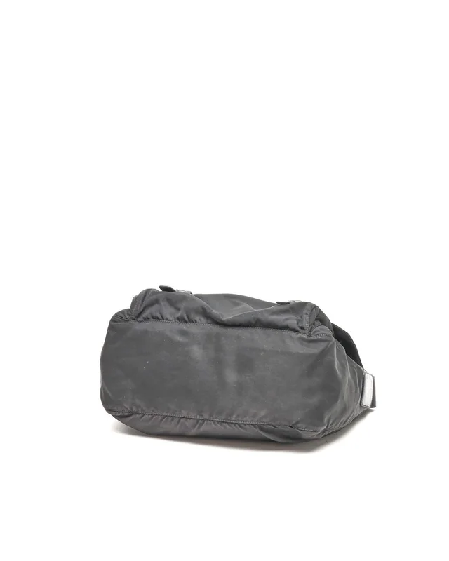 Prada Tessuto Messenger Bag in Nylon from A Retro Tale, photo 4 of 8