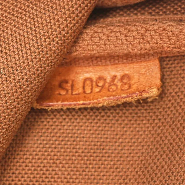 Louis Vuitton Monogram Pochette Accessoires Bag in Coated canvas from A Retro Tale, photo 8 of 9