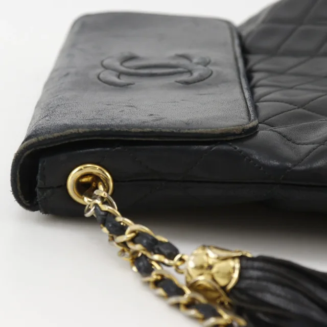 Chanel Matelasse Lambskin Shoulder Bag in Black Lambskin from LuxUness, photo 13 of 20