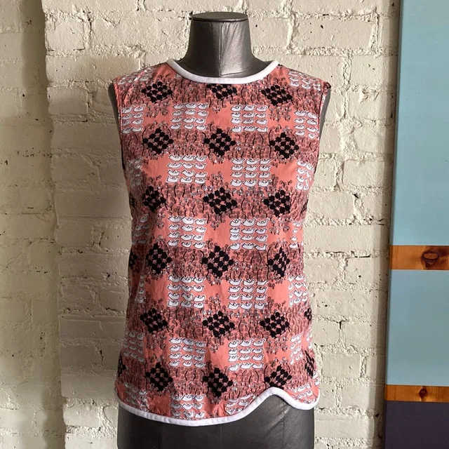 Marni Sleeveless Bird Print Cotton Top With Curved Hem Size 38 Xs in white from Poshmark