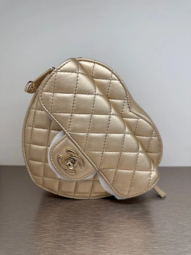 Chanel Heart Large Gold in Gold from Luxury Promise