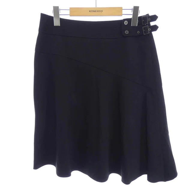 Burberry London Skirt from LuxUness