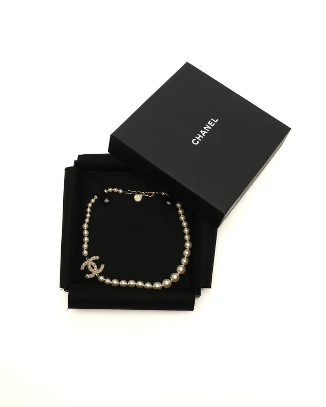 Chanel Coco Mark Pearl Necklace from A Retro Tale, photo 3 of 6