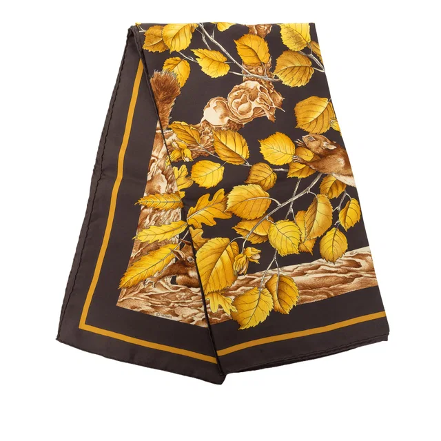 Brown Hermès Casse Noisette Silk Scarf 90 Scarves in Brown Silk from Designer Revival