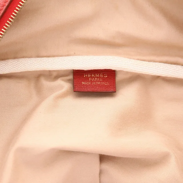 Hermès Victoria Travel Bag – Red Togo leather travel bag in Red Togo leather from Collector Square, photo 3 of 4