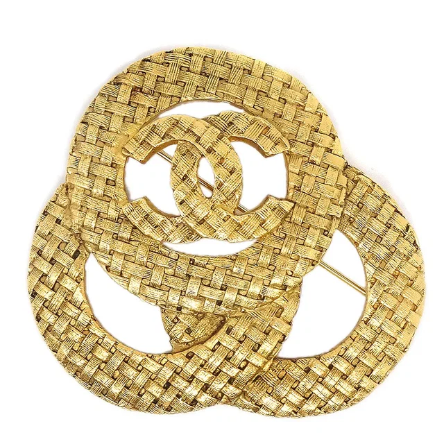Chanel Brooch Pin Gold 1255/29 in Gold from AMORE Vintage Tokyo