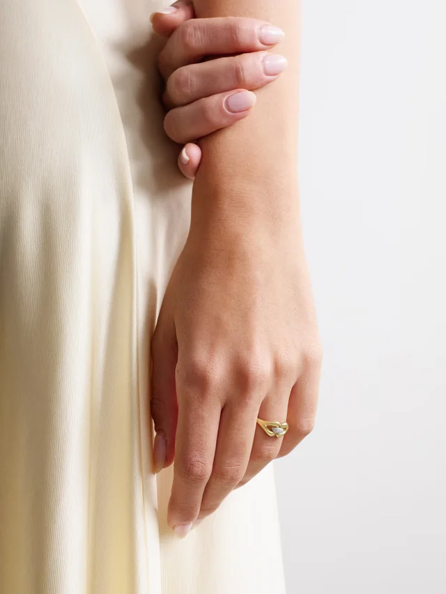 JENNA BLAKE Mini Nautical 18-karat gold diamond ring in Metallic, photo 2 of 2 from NET-A-PORTER (Canada)