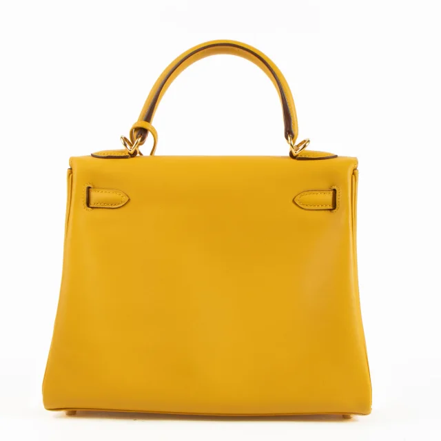 Hermès Kelly 25 Jaune Ambre Swift GHW in Yellow Swift leather from Labellov, photo 4 of 15