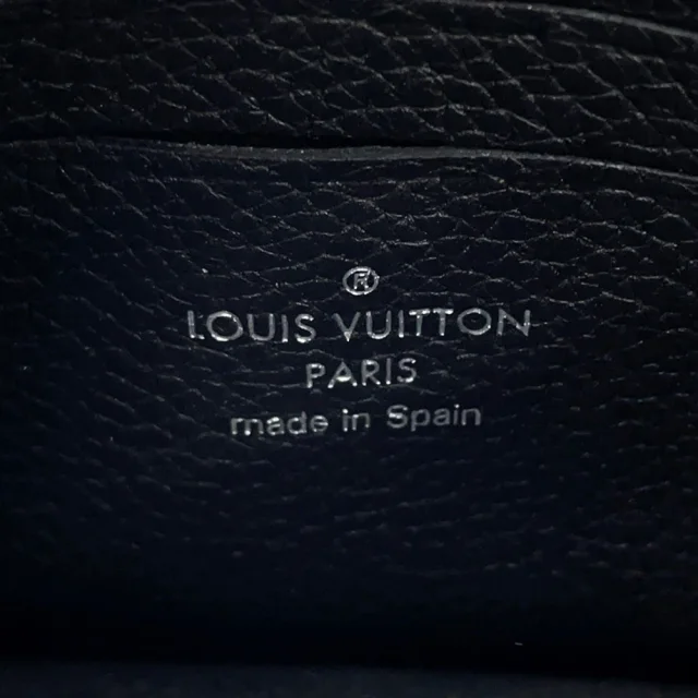 Louis Vuitton Pochette My Lockme NoirM69183 Grained Calf Leather Size Mini in Calfskin from GALLERY RARE, photo 14 of 15