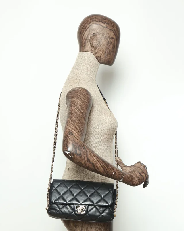 Chanel 19 Medium Shoulderbag in Leather from A Retro Tale, photo 11 of 11