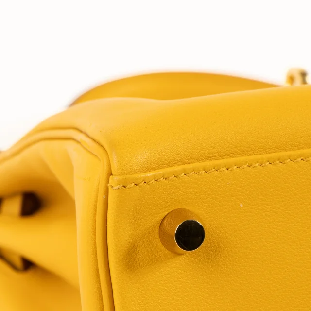 Hermès Kelly 25 Jaune Ambre Swift GHW in Yellow Swift leather from Labellov, photo 6 of 15