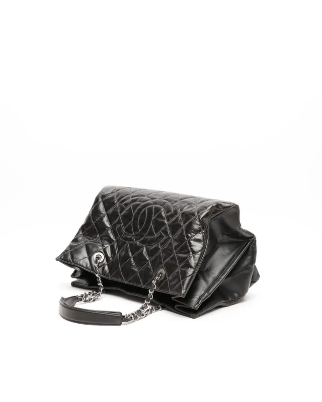 Chanel Patent CC Chain Tote Bag in Patent leather from A Retro Tale, photo 5 of 12
