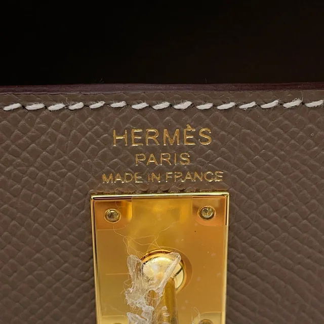 Hermès Kelly Sellier Etoupe Epsom Size 25 in Taupe Epsom leather from GALLERY RARE, photo 10 of 11