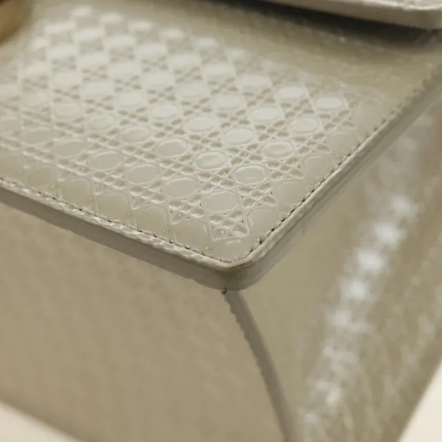 Dior 30 Montaigne Chain Flap Micro Cannage Metallic Calfskin in Calfskin from Her-Age, photo 34 of 48