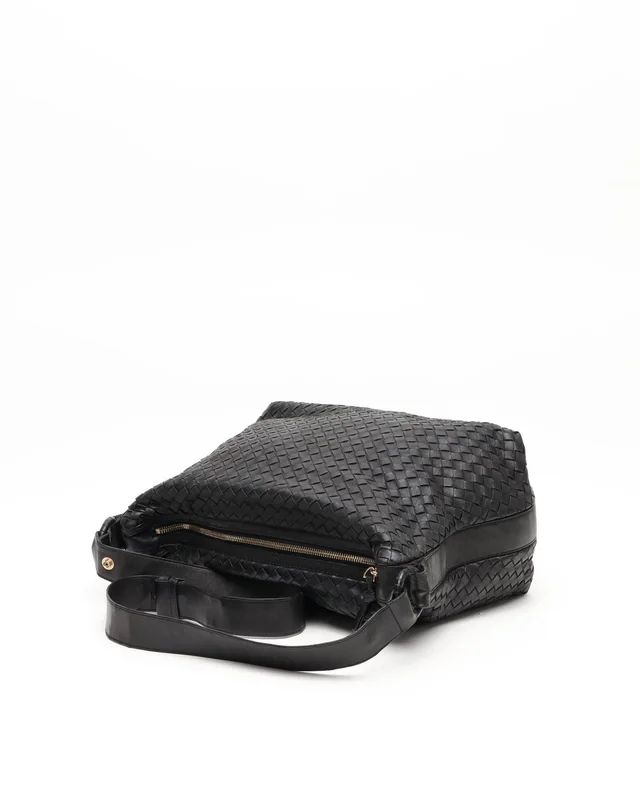 Bottega Veneta Intrecciato Shoulder Bag in Woven leather from A Retro Tale, photo 4 of 12