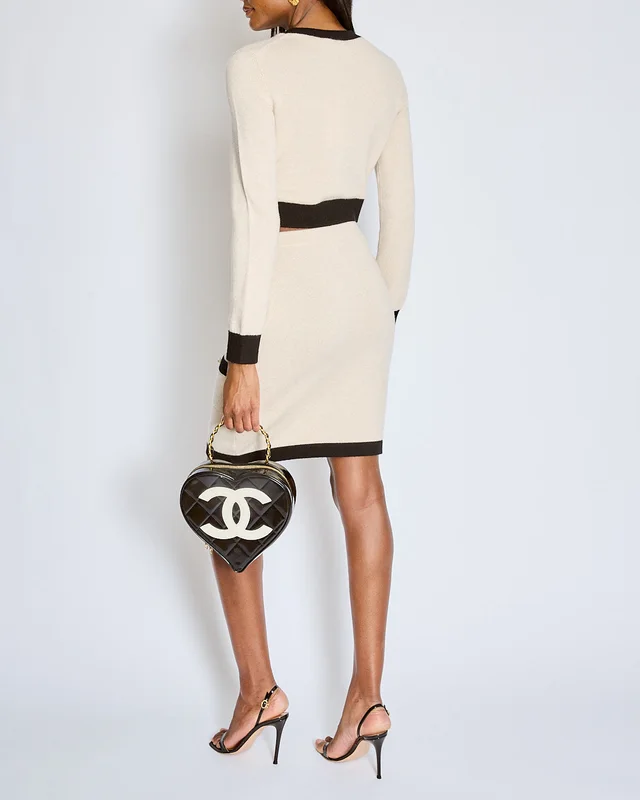 Chanel FW 25 Beige Cashmere Cropped Cardigan and Matching Skirt with Pockets Size FR 36 (UK 8) in Beige Cashmere from Sellier, photo 2 of 2