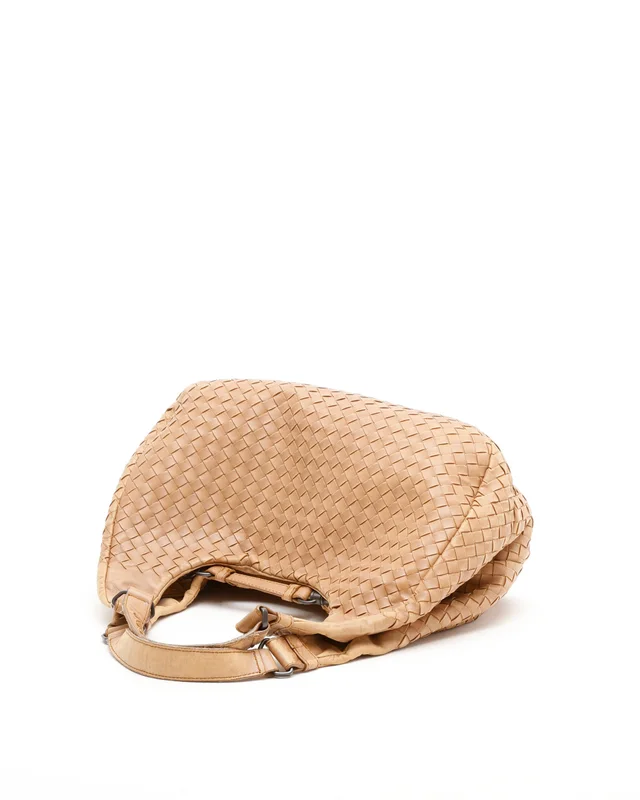 Bottega Veneta Intrecciato Campana Bag in Woven leather from A Retro Tale, photo 5 of 10