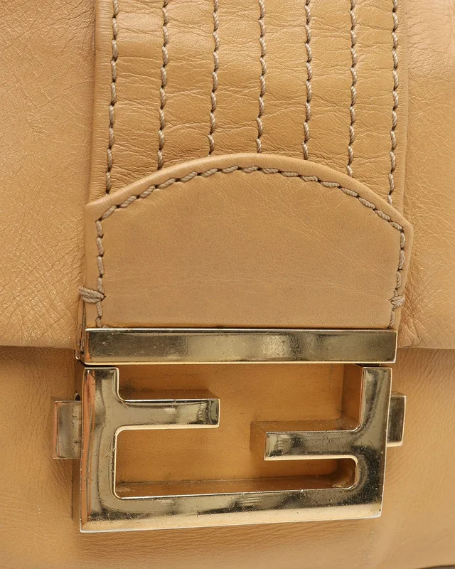 Fendi 2009s Baguette Chain Bag in Leather from A Retro Tale, photo 6 of 10
