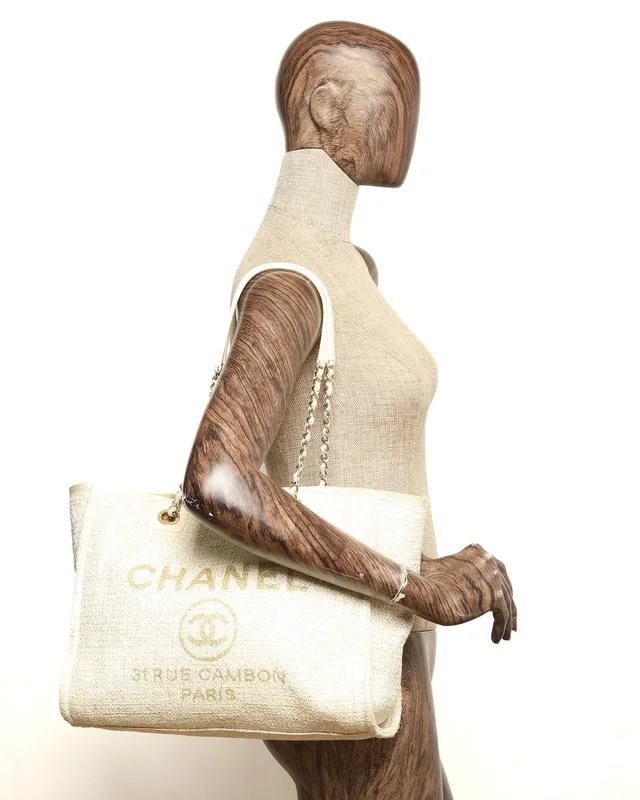 Chanel Deauville MM Tote Bag in Woven leather from A Retro Tale, photo 11 of 11