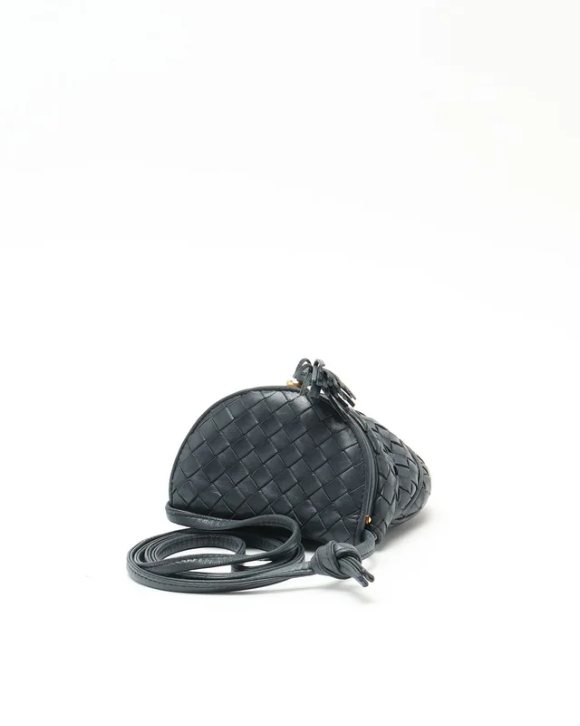 Bottega Veneta 1980s Mini Intrecciato Bag in Woven leather from A Retro Tale, photo 5 of 7