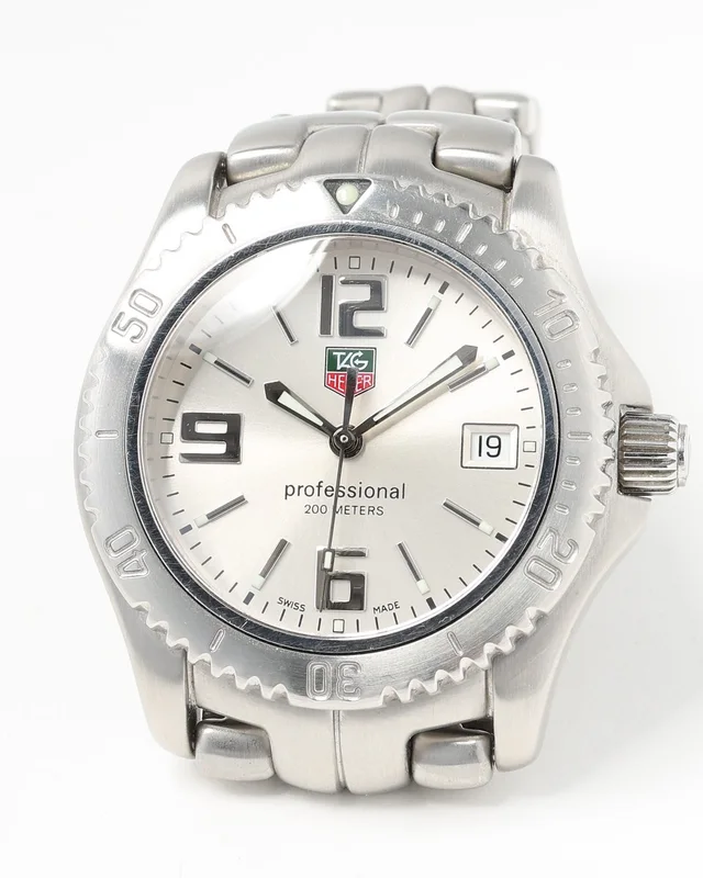 TAG Heuer Professional 200m 38mm Quartz Watch from A Retro Tale, photo 2 of 2