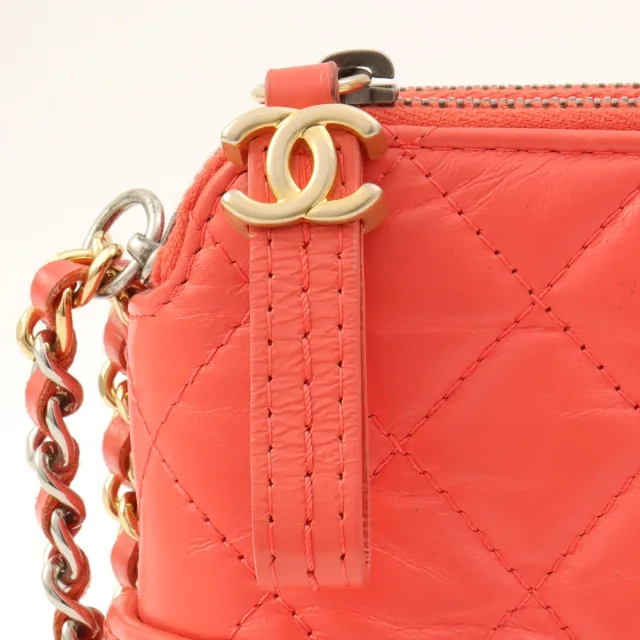 Gabrielle de Chanel Chain Shoulder Bag Mini, salmon pink, manufactured around 2018 in Pink Calfskin from VINTAGE QOO TOKYO, photo 8 of 13