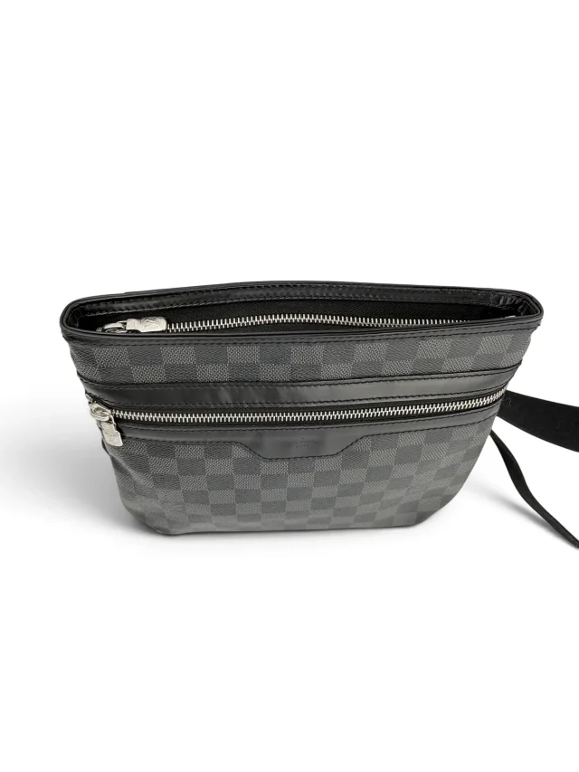 Louis Vuitton Damier Graphite Thomas Messenger Bag in Grey Canvas from Season 2 Consign, photo 5 of 10