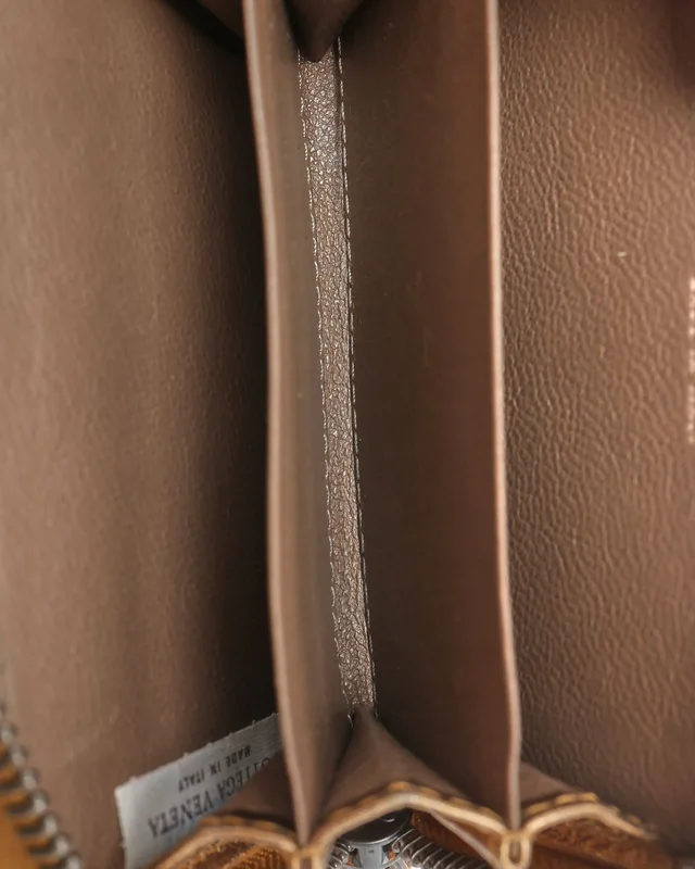 Bottega Veneta Intrecciato Zip Around Card Holder in Woven leather from A Retro Tale, photo 4 of 4