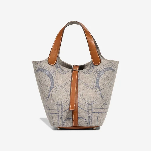 Hermès Picotin 18 Felt / Barenia Gris Clair in Grey Leather from SACLÀB, photo 3 of 8