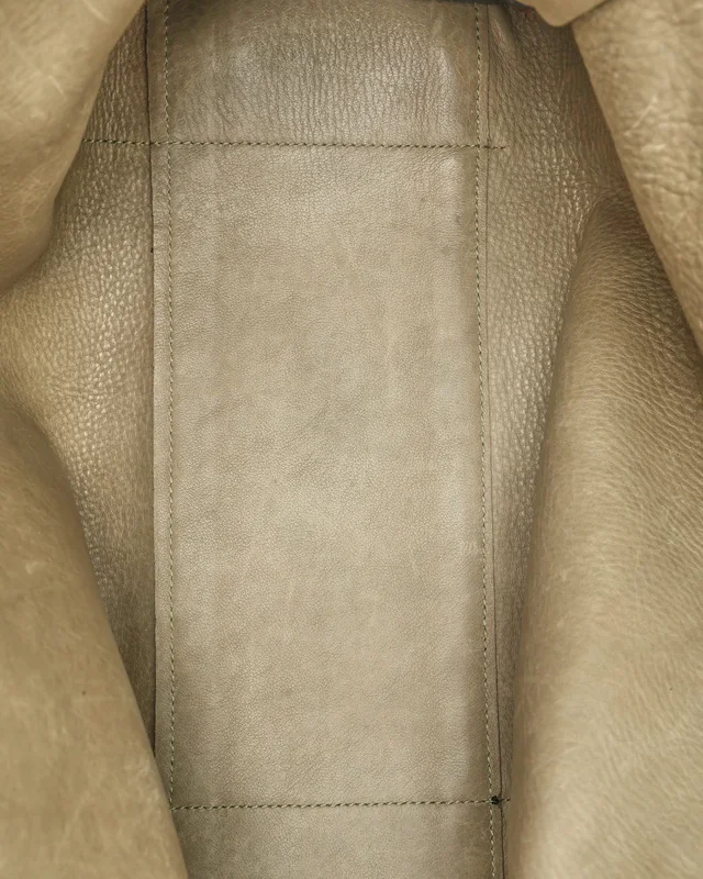 Loewe Amazona Suede 32 Bag in Suede from A Retro Tale, photo 7 of 8