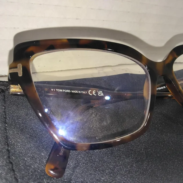 Tom Ford Women's Sunglasses - Brown in brown|red from Depop, photo 3 of 7