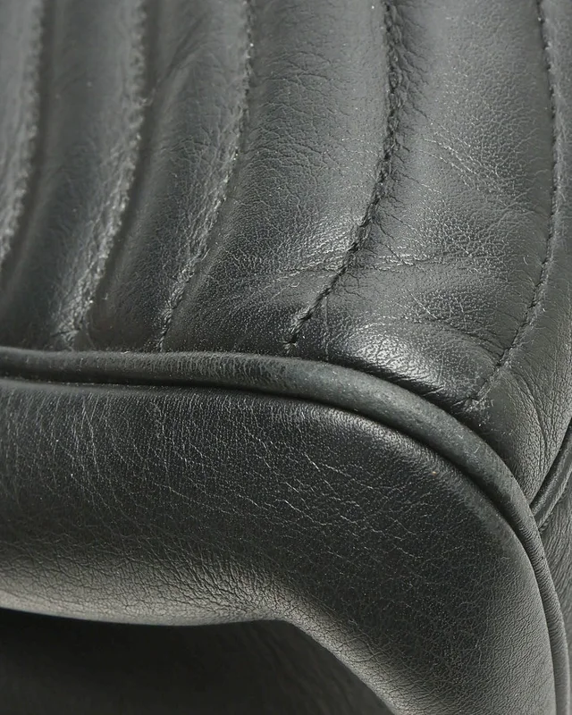 Louis Vuitton New Wave Chain Tote Bag in Calfskin from A Retro Tale, photo 7 of 9