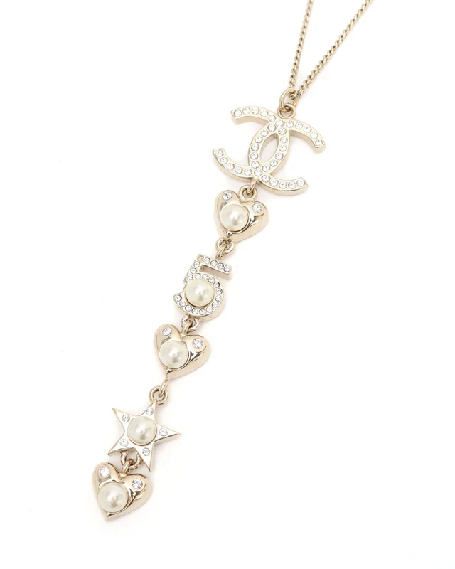 Chanel No5 Pearl Necklace from A Retro Tale, photo 3 of 4