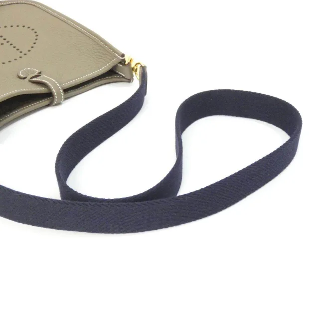 Hermès Evelyne Amazone Short Strap Calfskin Shoulder Bag in Brown Calfskin from LuxUness, photo 5 of 6