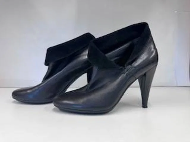 Coach Ankle Boots in Black Leather from Oxfam Online Shop