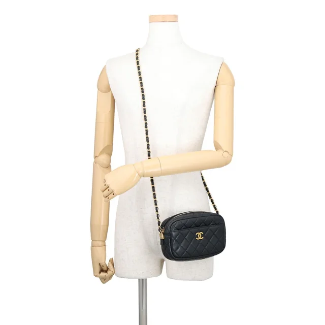 Chanel Matelasse ChainShoulder Bag BlackA91796 Lambskin Size 18 in Lambskin from GALLERY RARE, photo 4 of 15