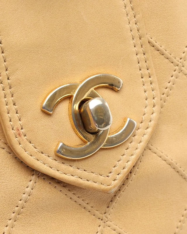 Chanel CC Quilted Shoulder Bag in Leather from A Retro Tale, photo 6 of 11