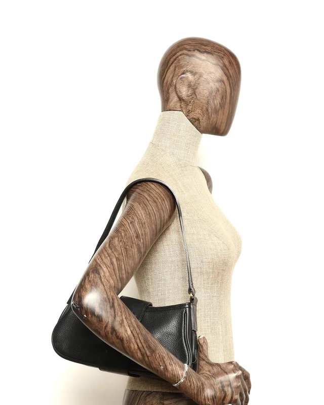 Chloé Shoulder Bag in Leather from A Retro Tale, photo 11 of 11