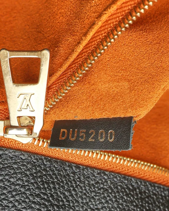 Louis Vuitton Empreinte Onthego GM Tote Bag in Leather from A Retro Tale, photo 9 of 11
