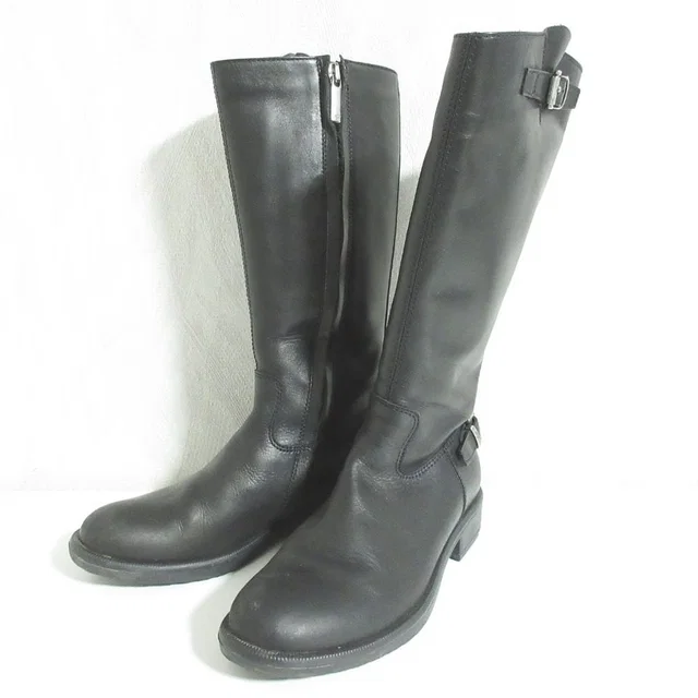 Giorgio Armani Leather Long Boots in Leather from LuxUness