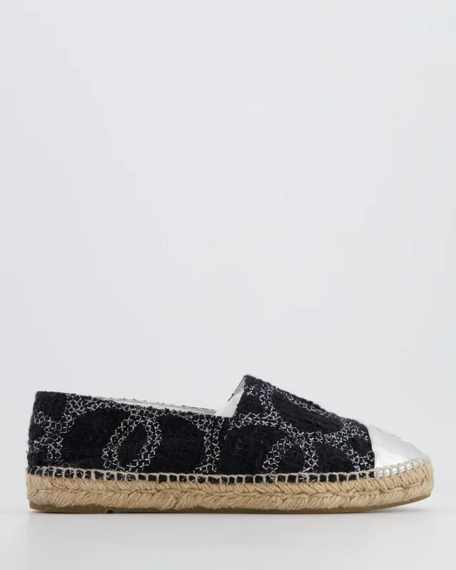 Chanel Black CC Tweed Espadrilles with Silver Metallic Logo Size EU 40 in Black Tweed from Sellier