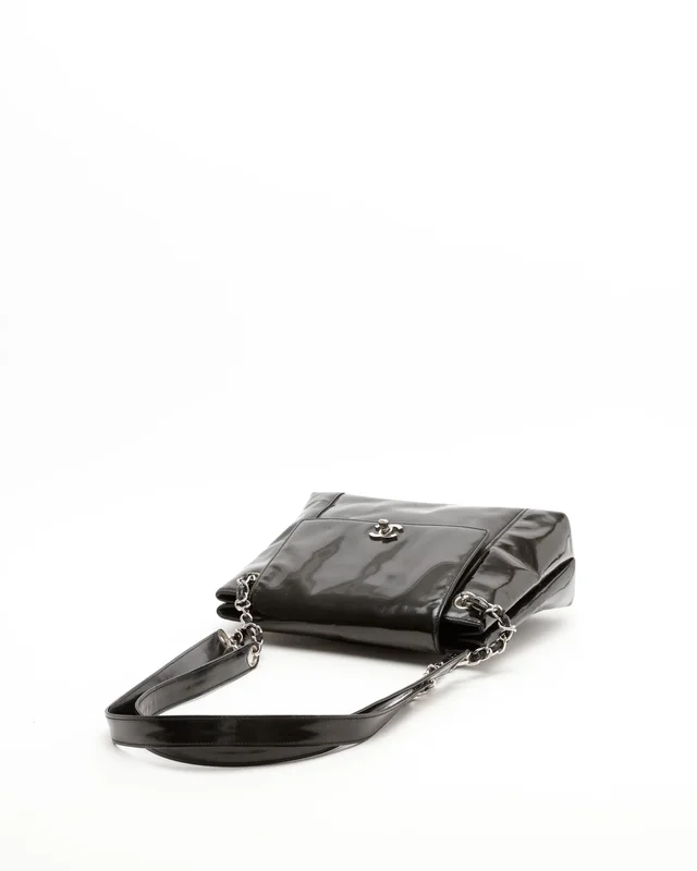Chanel Patent CC Chain Bag in Patent leather from A Retro Tale, photo 4 of 12