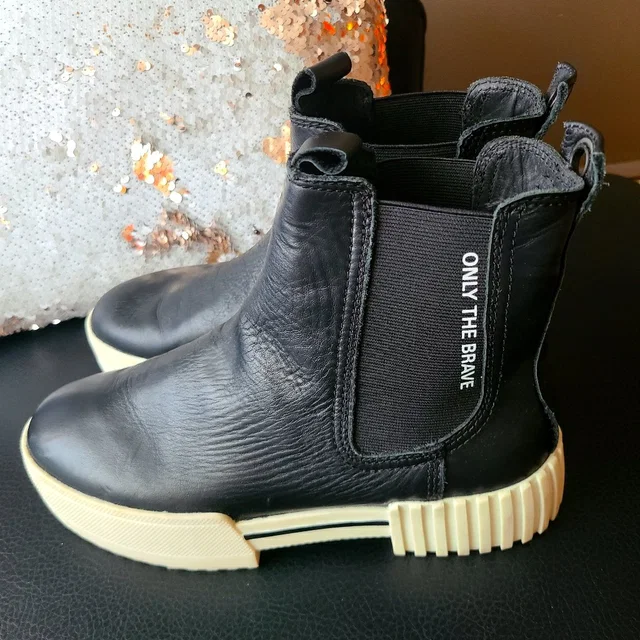 Diesel Boots Size 8 in black from Poshmark