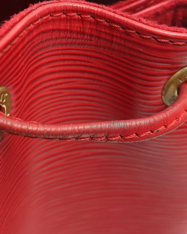 Louis Vuitton Aerogram Key Pouch in Leather from A Retro Tale, photo 11 of 13