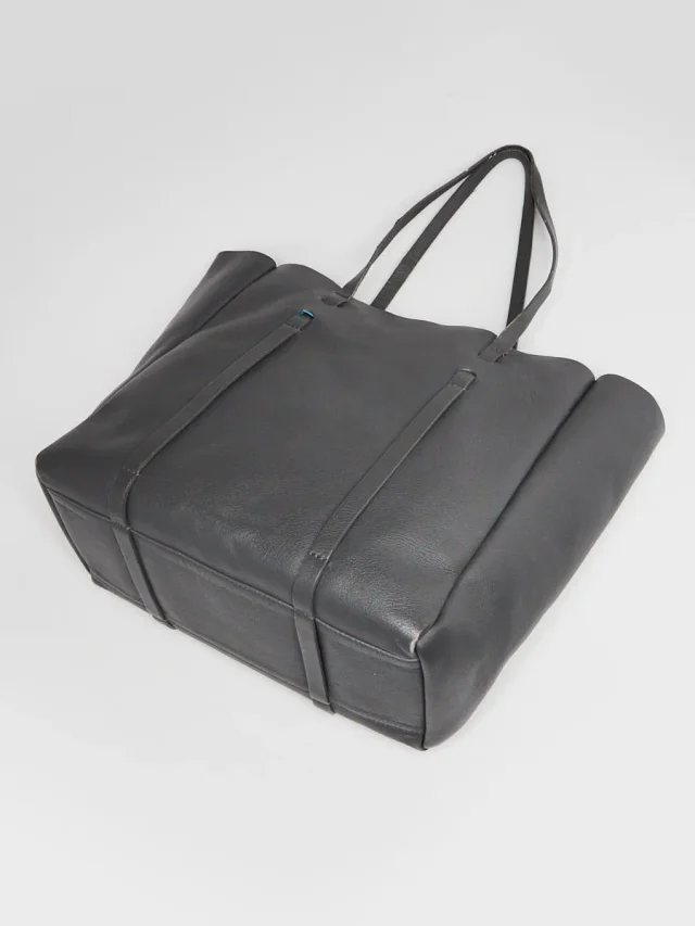 Balenciaga Gris Fossile Leather Everyday Tote Bag in Grey Leather from Yoogis, photo 9 of 17