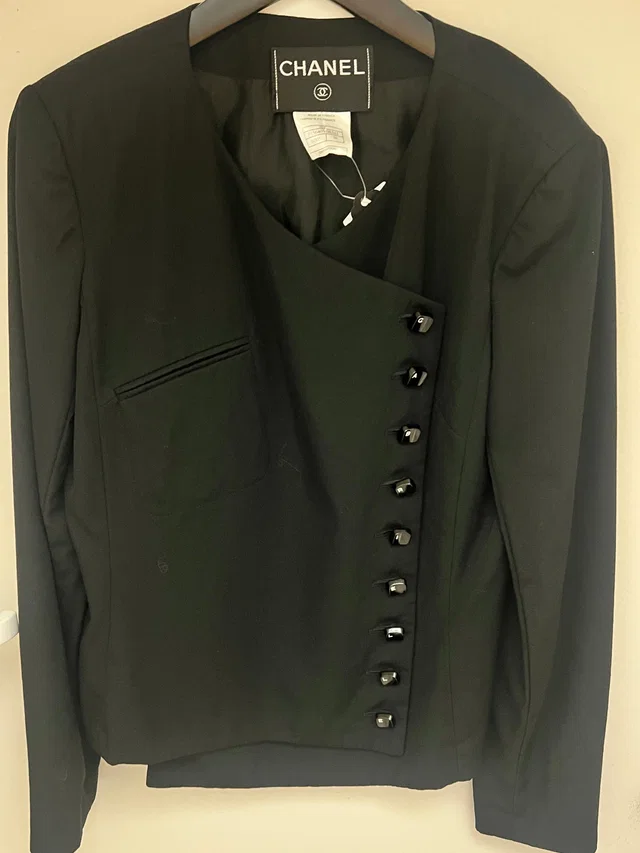 Chanel Gabrielle black jacket in Black from Luxury Promise