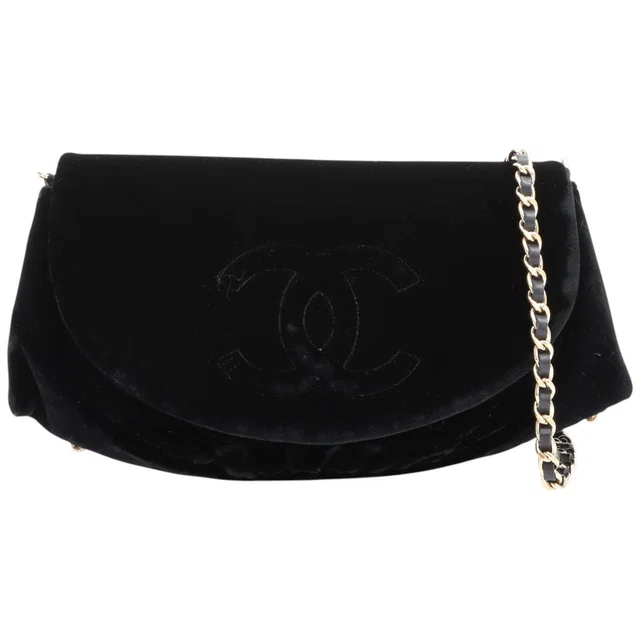 Chanel Velvet CC mark stitched chain wallet, black, manufactured around 2014 in Black Velvet from VINTAGE QOO TOKYO