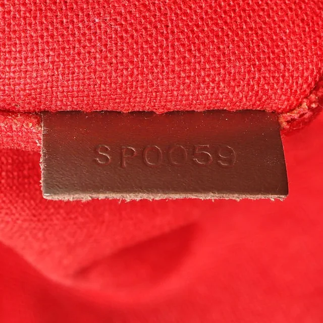 Louis Vuitton Damier Thames GM Bag in Canvas from A Retro Tale, photo 9 of 10
