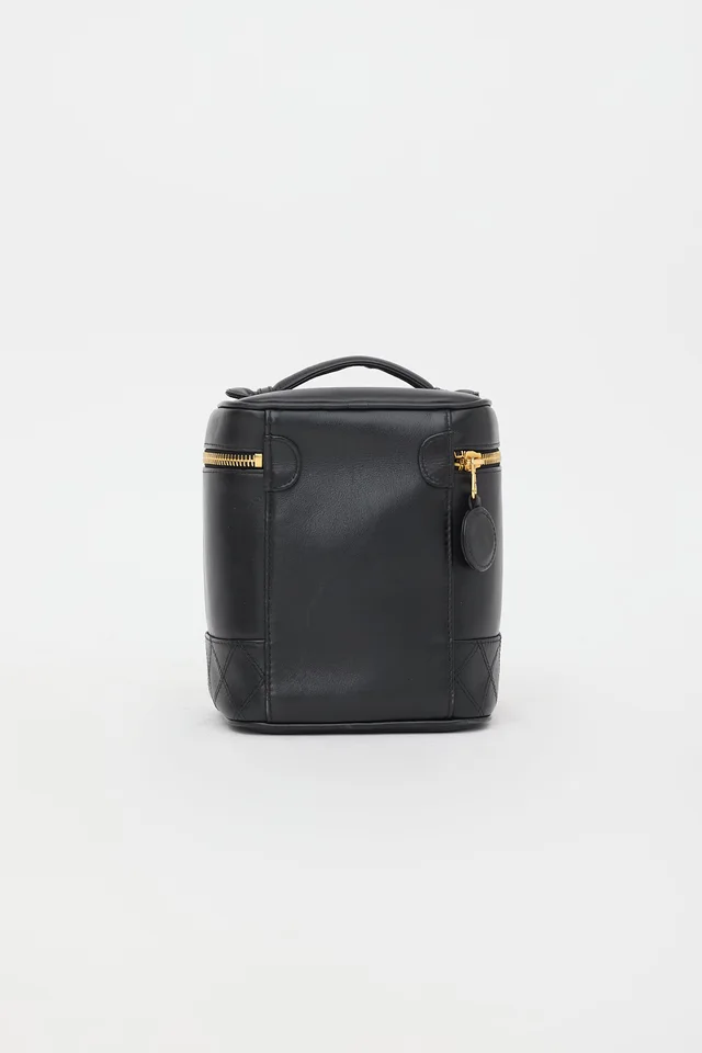 Chanel 1996 - 1997 Leather Vanity Case Bag in Leather from VSP Consignment, photo 2 of 2