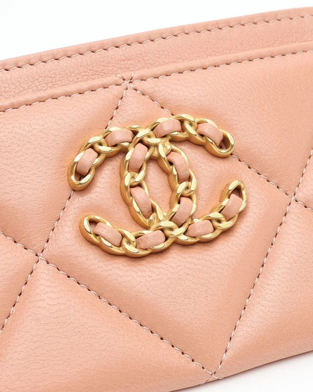 Chanel Coco Mark Chain Card Holder in Leather from A Retro Tale, photo 4 of 8